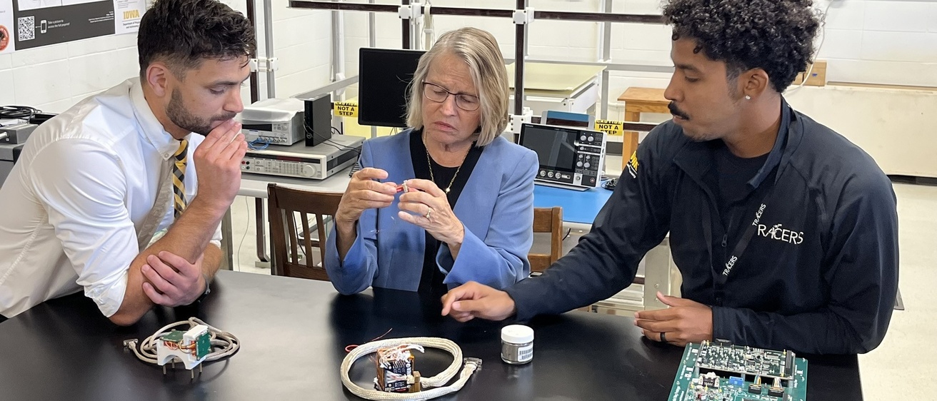 Rep. Miller-Meeks in TRACERS Lab with Casey DeRoo and Antonio Washington